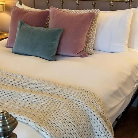 The Emerald Suite, *